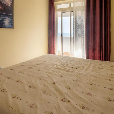 Beira Mar - Sea View - Ac - Wifi - By Bedzy Apartmán Armação de Pêra